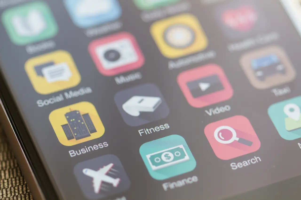 CPI - Focusing Fitness Icon on Smart Phone Screen